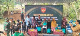 PELETAKAN BATU PERTAMA PEMBANGUNAN JEMBATAN GARUDA DI KEDUNGKERIS-PRINGSURAT